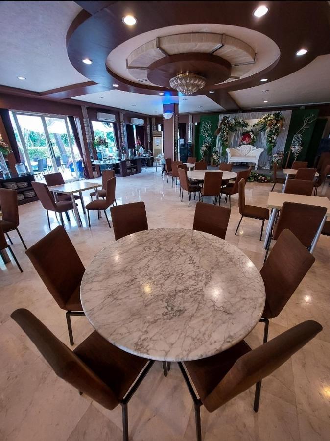 Country Heritage Hotel Surabaja Zewnętrze zdjęcie